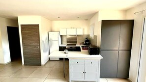 Micro-ondas, fogão, cooktop, lava-louças