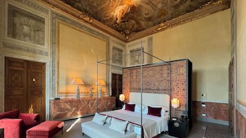 Design Studio Suite | Premium bedding, memory-foam beds, minibar, in-room safe