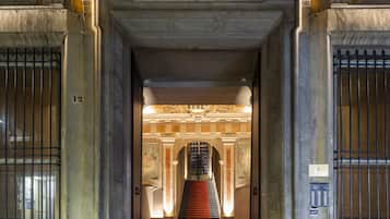 Pintu masuk properti