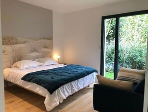 5 bedrooms, desk, iron/ironing board, free WiFi - Villa Tixaya 5*, a cosy cocoon to recharge your batteries by the lake and ocean (Gastes)