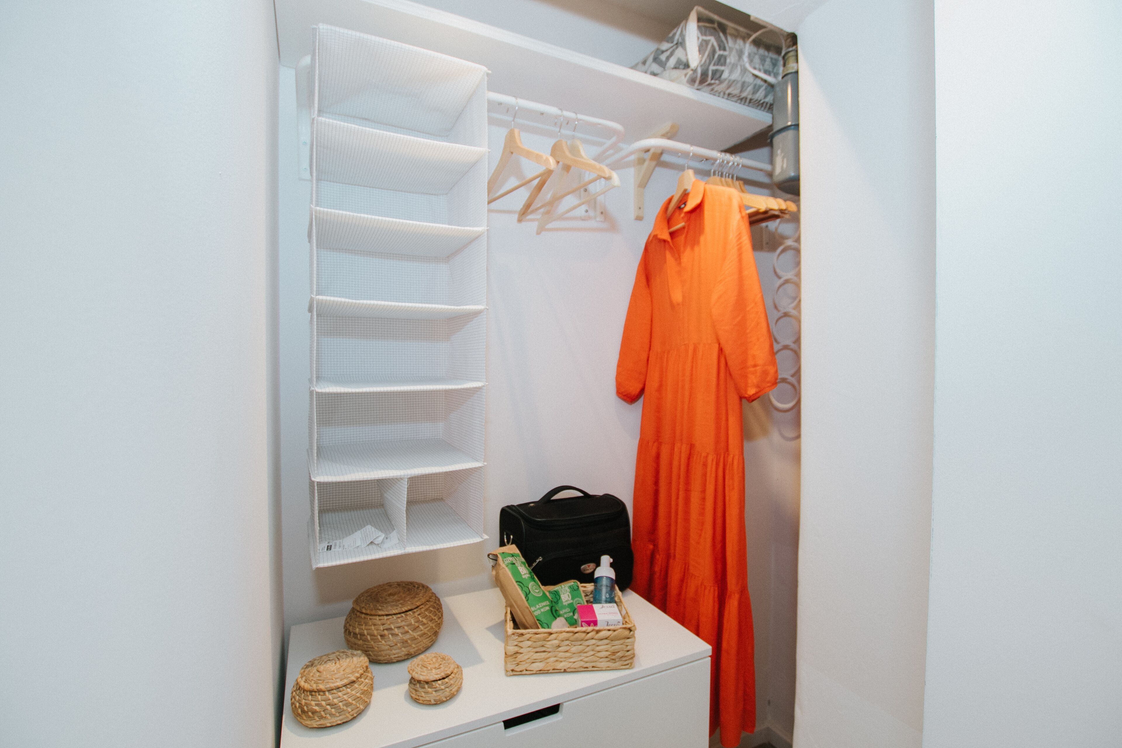 Apartamento básico | Guarda-roupa