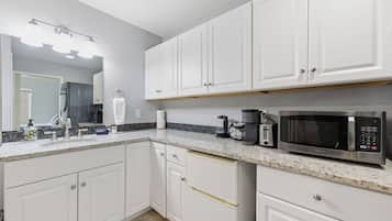 Coffee/tea maker, fridge, microwave, toaster