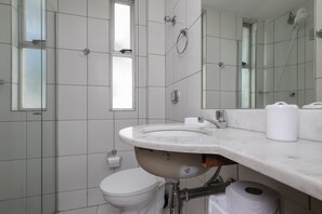 Apartment | Bathroom
