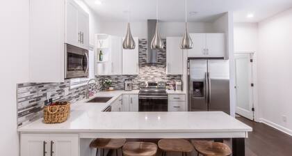 Chic & Cozy Home Near UK Campus! Perfect for Family Visits.
