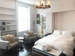 1 chambre, fer et planche à repasser, accès au Wi-Fi (inclus)