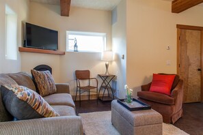 Smart TV, fireplace - Bluebird Day - Casa Luna (Bend)