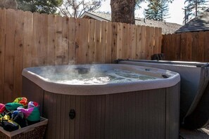 Tina de hidromasaje al aire libre