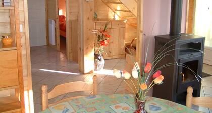 Chalet 3 Chambres, 7 Personnes, Très Grand Terrain, Calme et Verdure