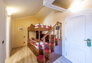 Habitació | 1 dormitori, minibar, wifi gratuïta i roba de llit