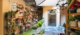 ลา เดเพนดานซ์  เมนัจโจ