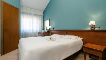 Standard Double Room | In-room safe, individually furnished, desk, laptop workspace