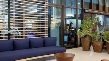 ฝ่ายต้อนรับ