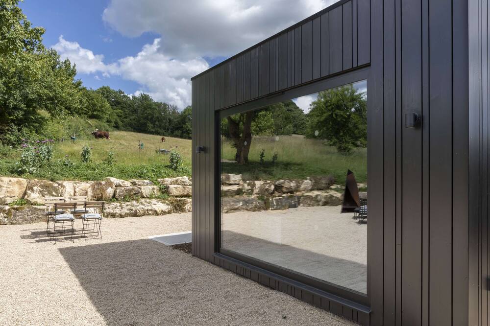Architectural gem on an acclaimed cotswold farm \/2