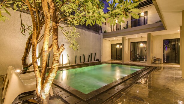Outdoor pool - Escotel Casa De Luga By Reccoma (Jakarta)