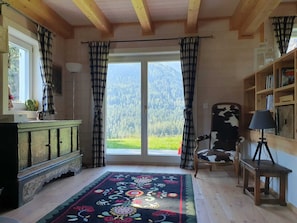 Exclusive Chalet | Living area | 32-inch flat-screen TV with satellite channels - Chalet Dalpe  (Dalpe)
