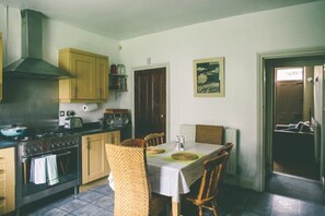 Private kitchen - Unique double home in Sheffield
 (Sheffield)