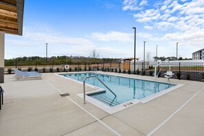 Seasonal outdoor pool - Hampton Inn & Suites Bessemer Birmingham (Bessemer)