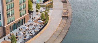 位于Epicentral  大草原的希尔顿家庭套房