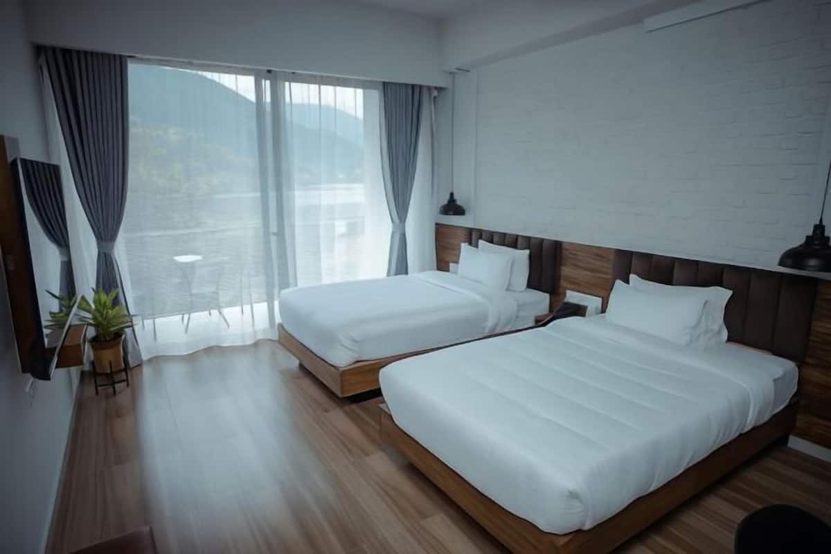 1 bedroom, desk, free WiFi, bed sheets