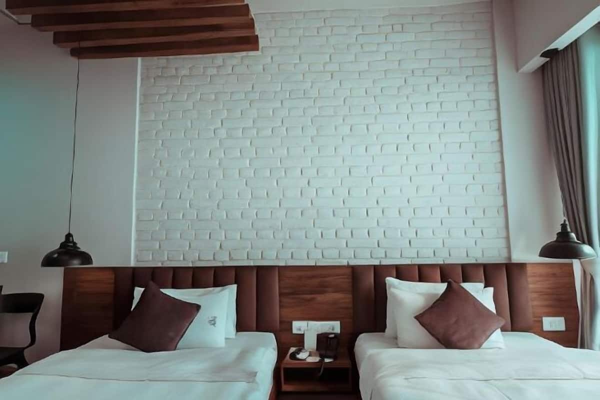 1 bedroom, desk, free WiFi, bed sheets