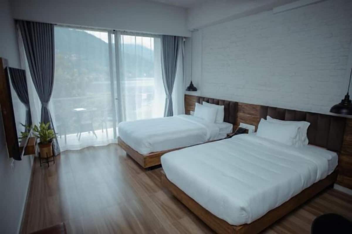 1 bedroom, desk, free WiFi, bed sheets