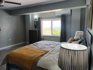 2 bedrooms, iron/ironing board, travel cot, free WiFi - Large Family 2 bedroom 2 bathroom apartment in Ironshore. Kitchen. Pool, lounge (Montego Bay)