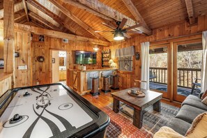 Games room - Unmatched Family Retreat I Pickleball I Basketball I Arcade I Playroom I Bar (Sevierville)