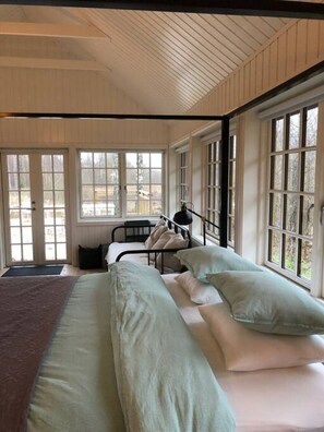 1 chambre, lit parapluie, Wi-Fi, draps fournis