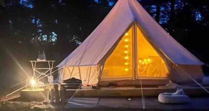 Nature Bell-tent with lakeside view