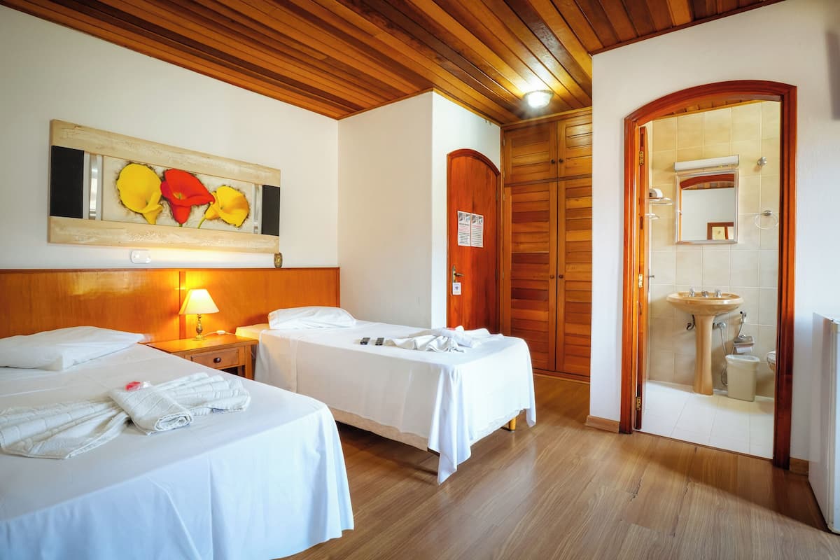 Quarto Master | Quartos à prova de som, Wi-Fi de cortesia, roupa de cama