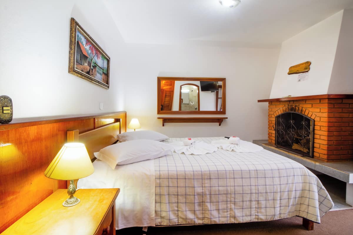 Standard Double or Twin Room | 1 bedroom, soundproofing, free WiFi, bed sheets