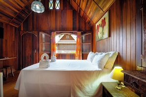 Chale Standard | Soundproofing, free WiFi, bed sheets - VELINN Austria Hotel (Camanducaia)