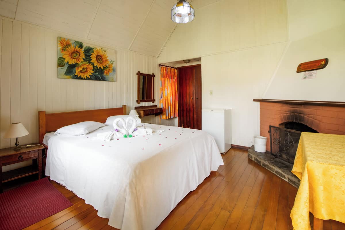 Chale Standard | 1 bedroom, soundproofing, free WiFi, bed sheets