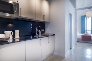 Deluxe Apartment | Private kitchen