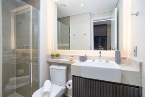 Apartment | Bathroom | Free toiletries