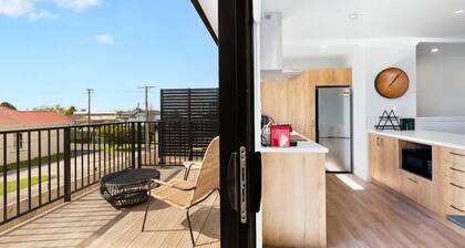 Brand New Central Townhouse in Quiet Location
