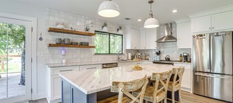 Boat, Fish & Swim: Lake Conroe Home w/ Hot Tub!