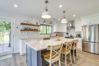 Boat, Fish & Swim: Lake Conroe Home w/ Hot Tub!
