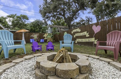 Florida Retro Home minutes from the famous Clearwater Beach and Honeymoon Island
