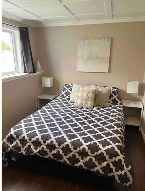 1 chambre, fer et planche Ă repasser, Wi-Fi, draps fournis