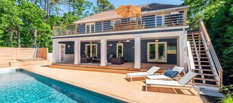 Heated Pool Hot tub Beachwood Cove by Rovetravel