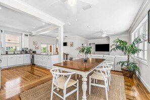 Rumah | 4 kamar tidur dan internet