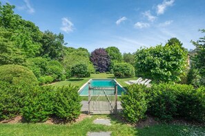 House | 3 bedrooms, desk, iron/ironing board, Internet