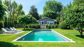 House | 3 bedrooms, desk, iron/ironing board, Internet