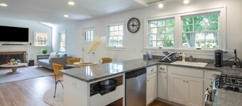 Heated Pool Driftwood Cottage by Rovetravel