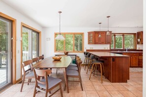House | 6 bedrooms, Internet - Meadowood Manor by Rovetravel Heated Pool (Sag Harbor)
