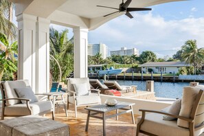 7 bedrooms, desk, Internet - Waterfront w Dock Grace Harbor by Rovetravel (Fort Lauderdale)