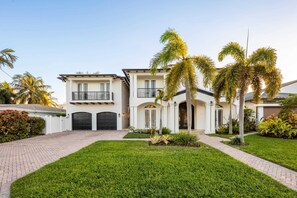 House | 7 bedrooms, desk, Internet - Waterfront w Dock Grace Harbor by Rovetravel (Fort Lauderdale)