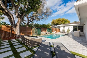 하우스 | 4 개의 침실, 책상, 인터넷