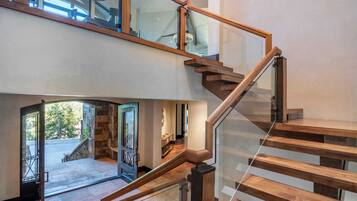 House | 6 bedrooms, Internet